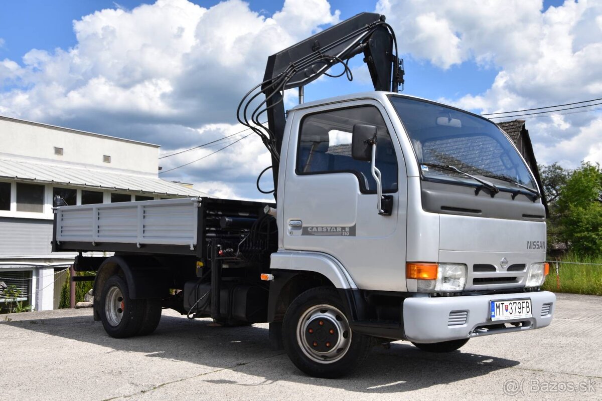 Nissan Cabstar trojstranný vykápač s rukou