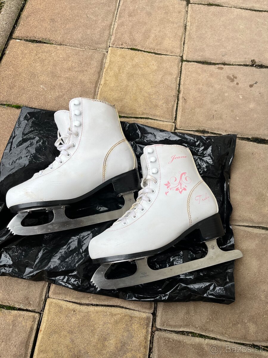 Dievčenské korčule na ľad