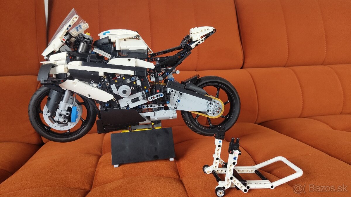 Predám Lego Technic motorku BMW