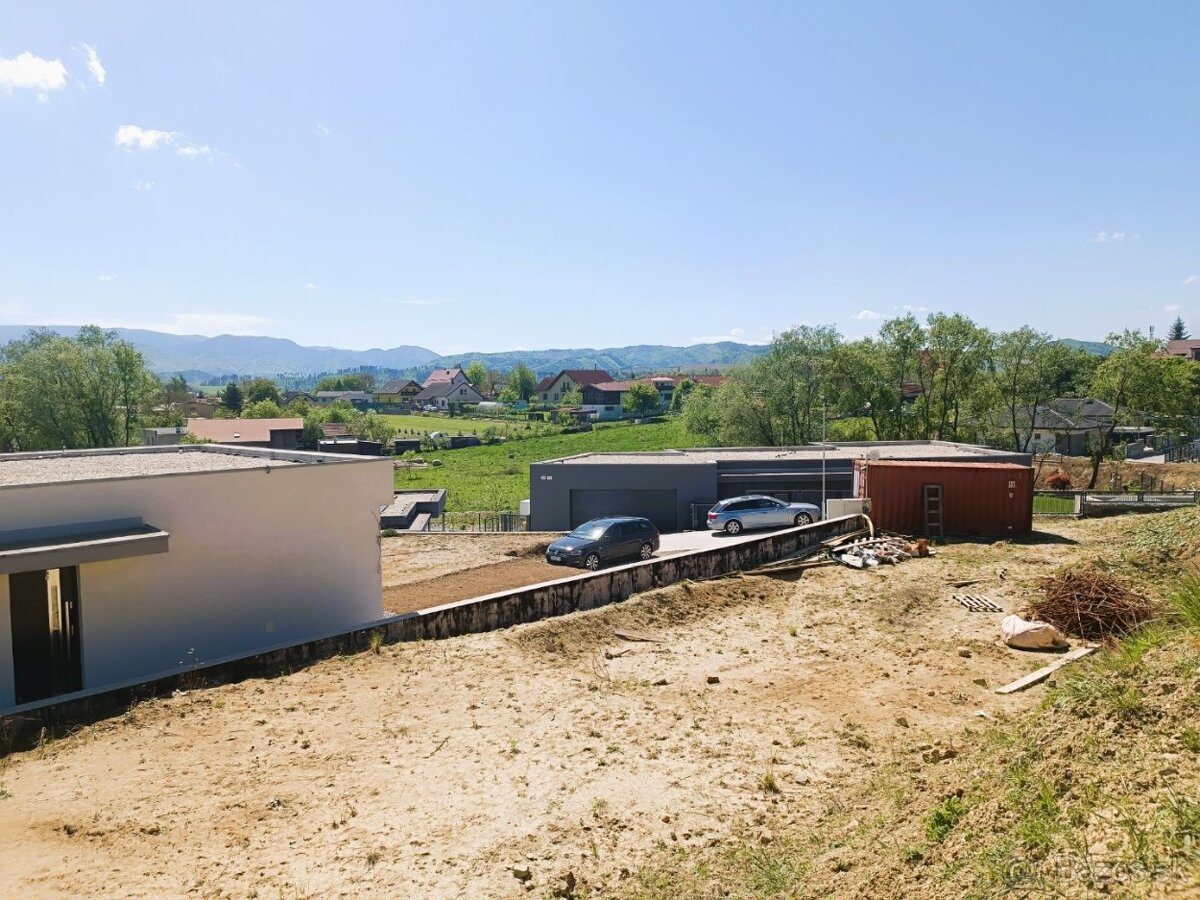 Stavebný, slnečný pozemok so stavebným pov.871 m2-Hôrky