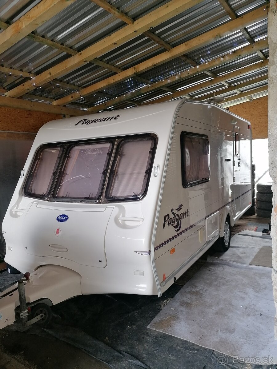 Zháňam okná karavan Bailey