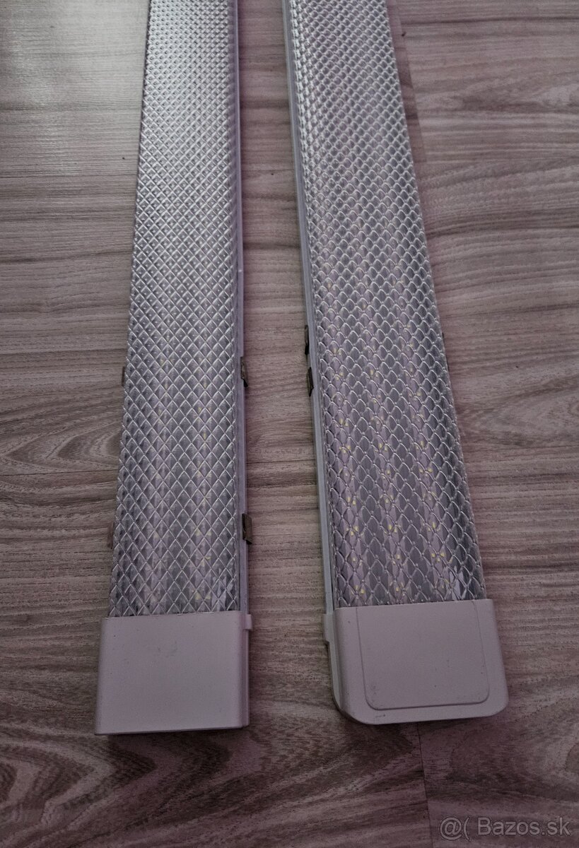 Led svetla 120cm priesvitne