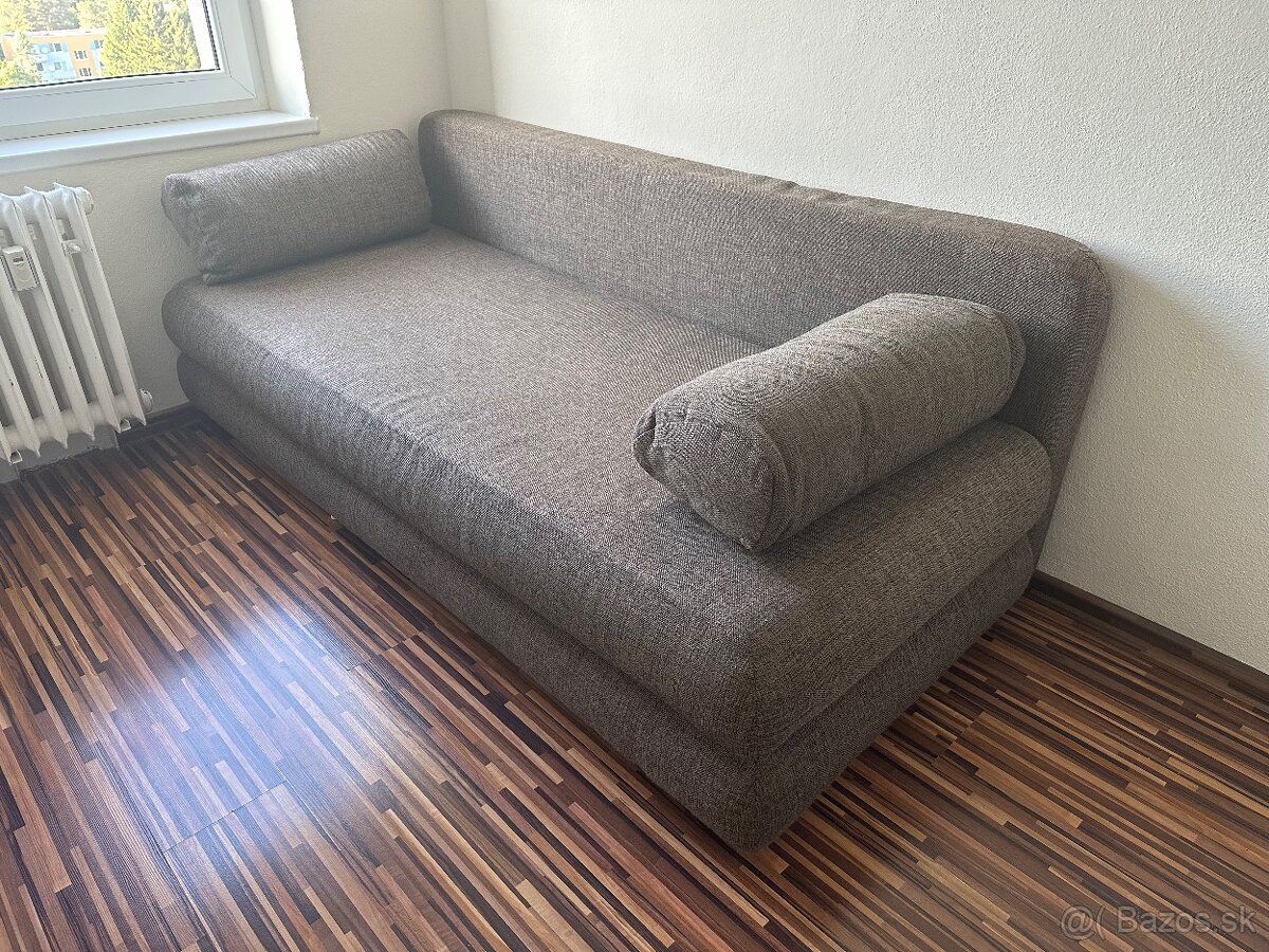 Rozkladaci gauc, postel