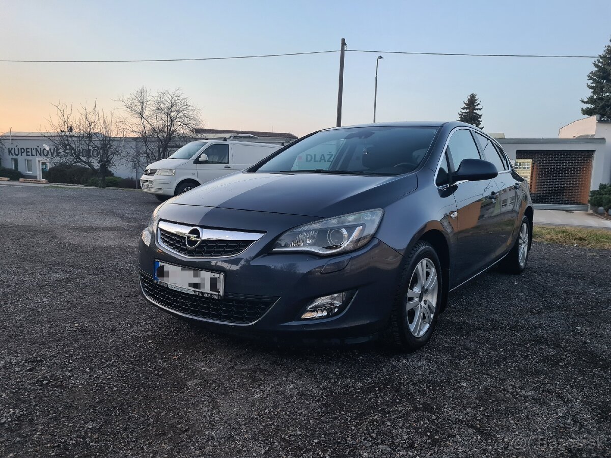 Opel Astra J