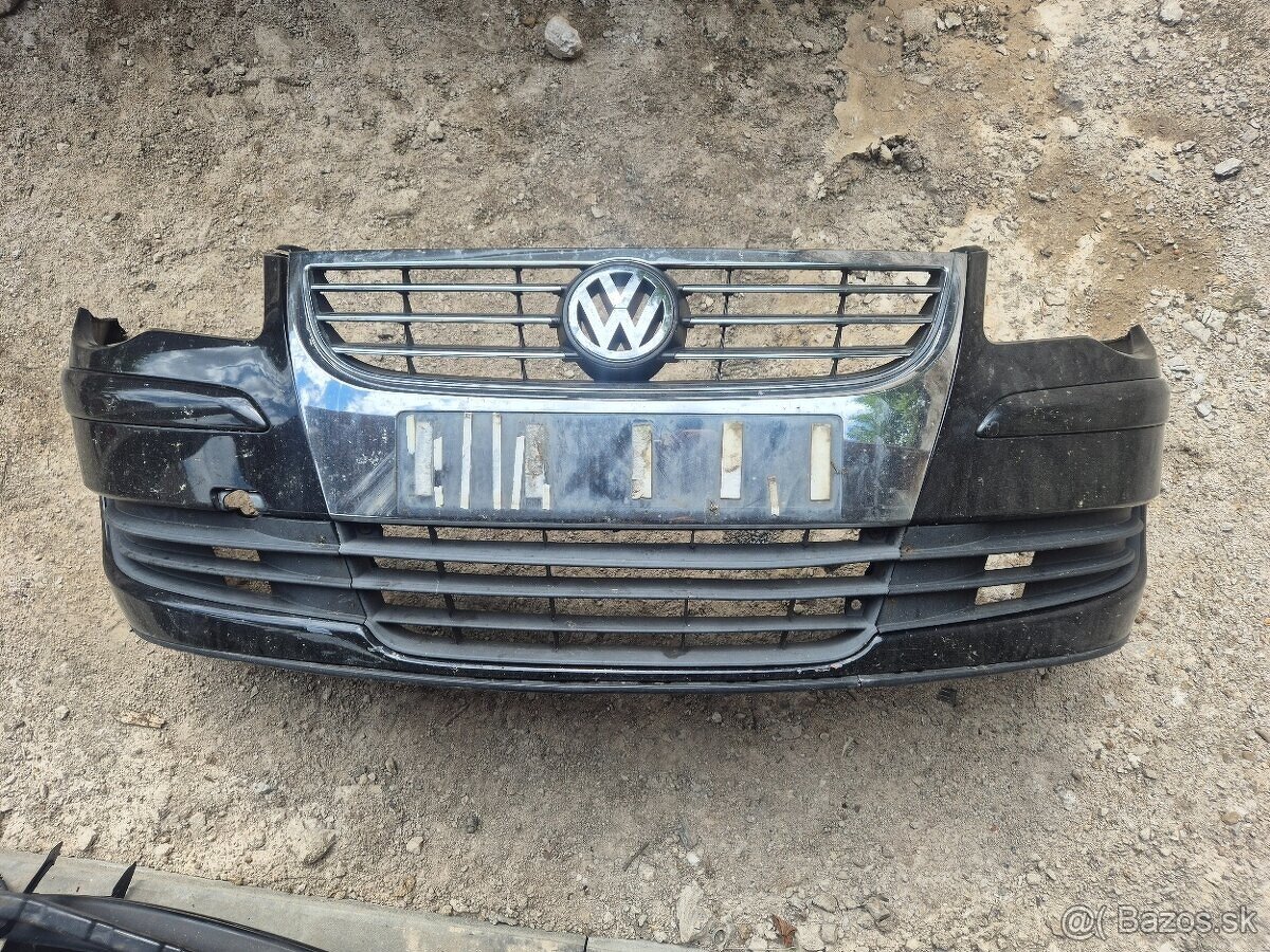 Predám predný nárazník na Volkswagen Touran mk2 2006-2012