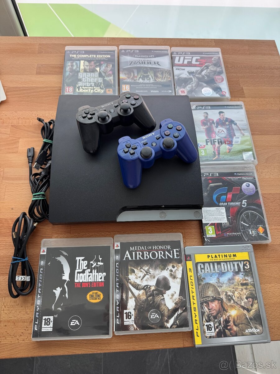 PlayStation 3 slim + 2 ovládače a 8 hier