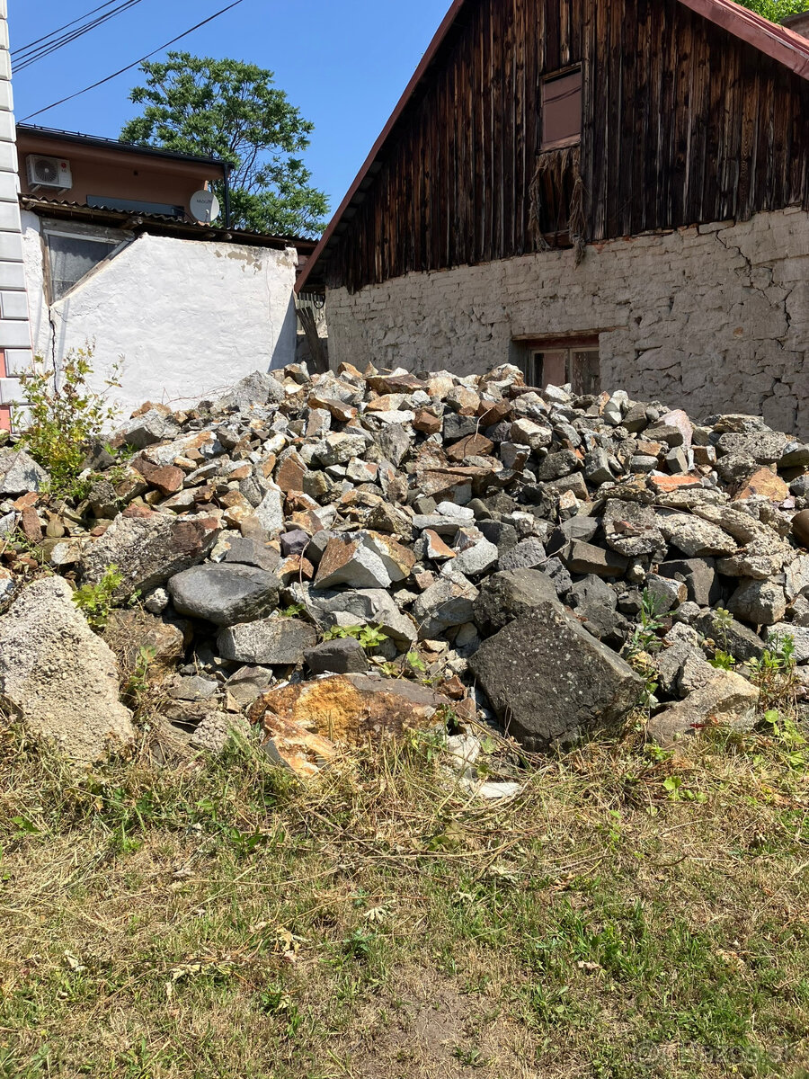 Kamene z vápenca a iné