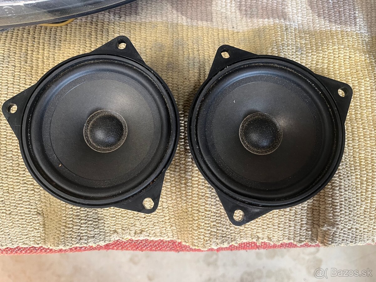 BMW 1 E87 reproduktory