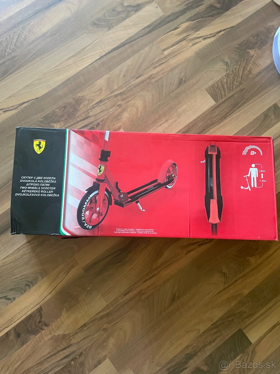 scuderia Ferrari kolobežka
