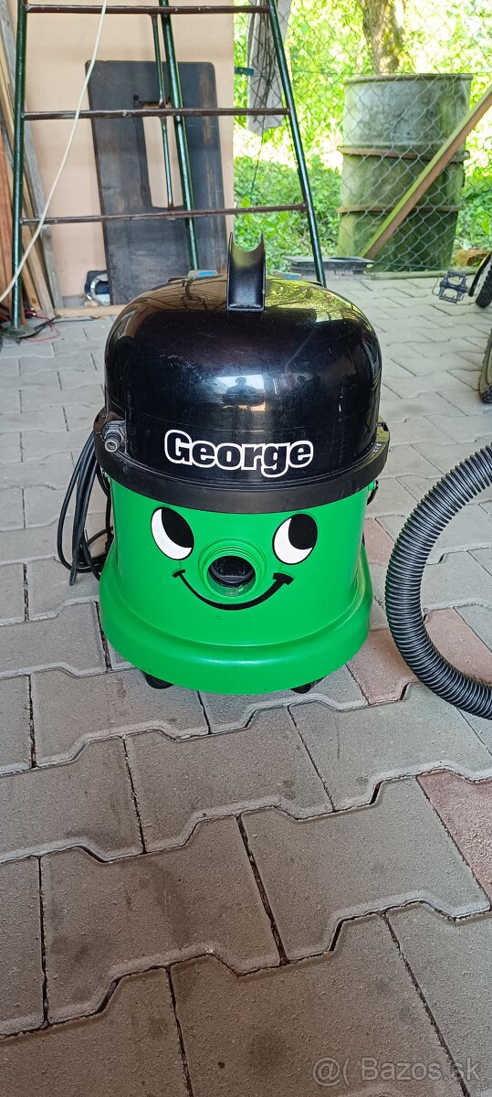 Tepovač značky Numatic George ²