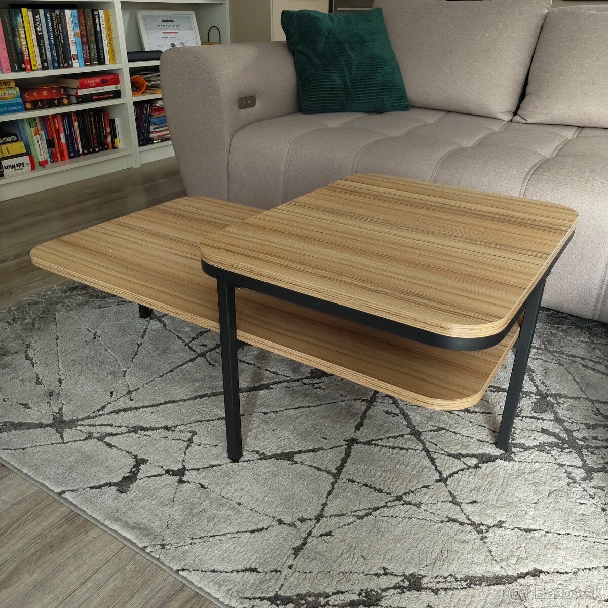 Konferenčný stolík