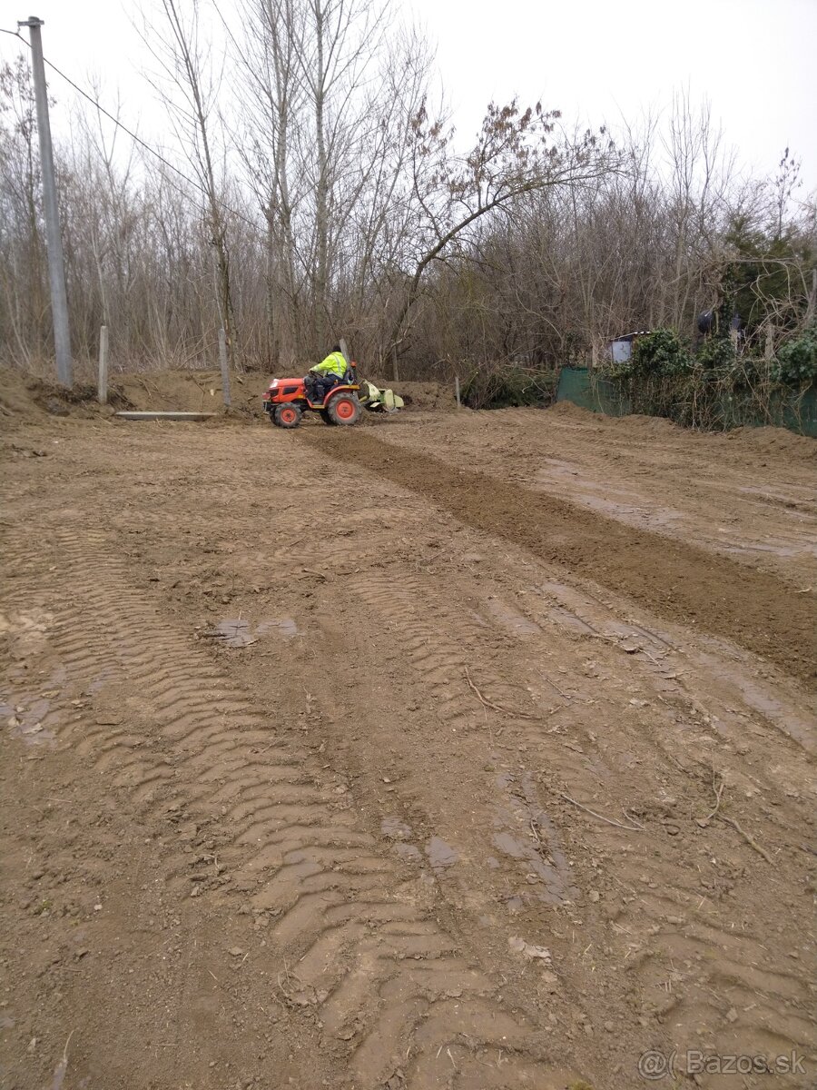 Dvojzáhrada v Kráľovej nad Váhom pri Váhu o výmere 520 m2
