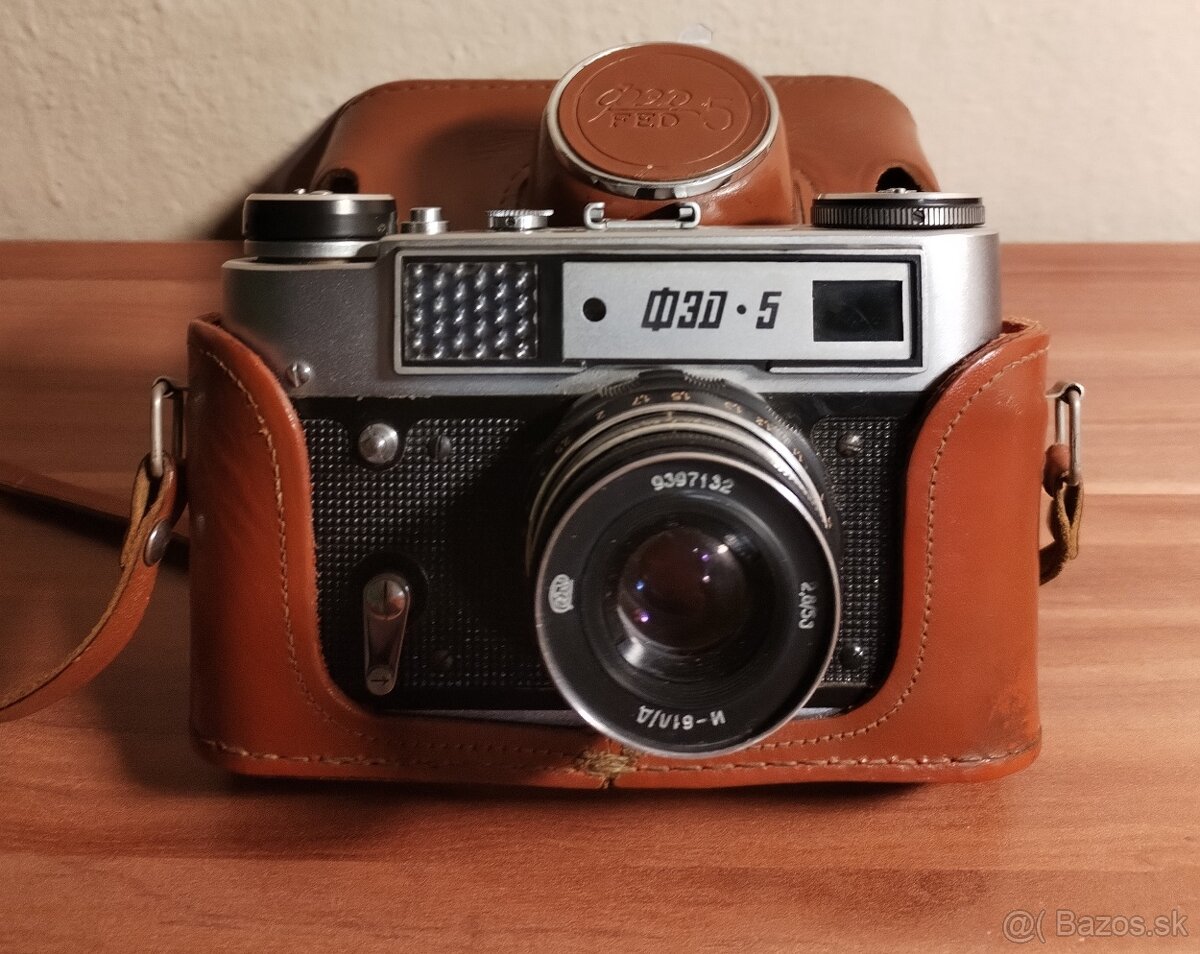 Starý retro fotoaparát do zbierky