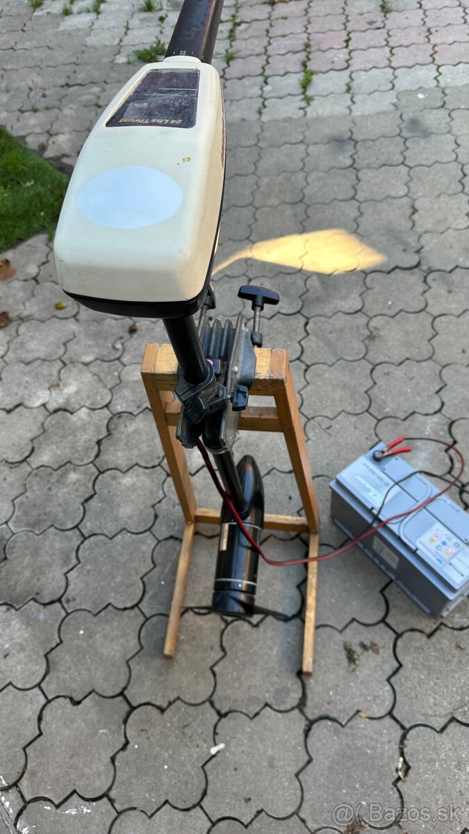 Predam zavesny Lodny elektromotor Minn Kóta 24 Lod thrust. V