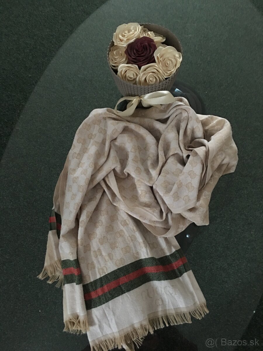 GUCCI monogram salik made in italy