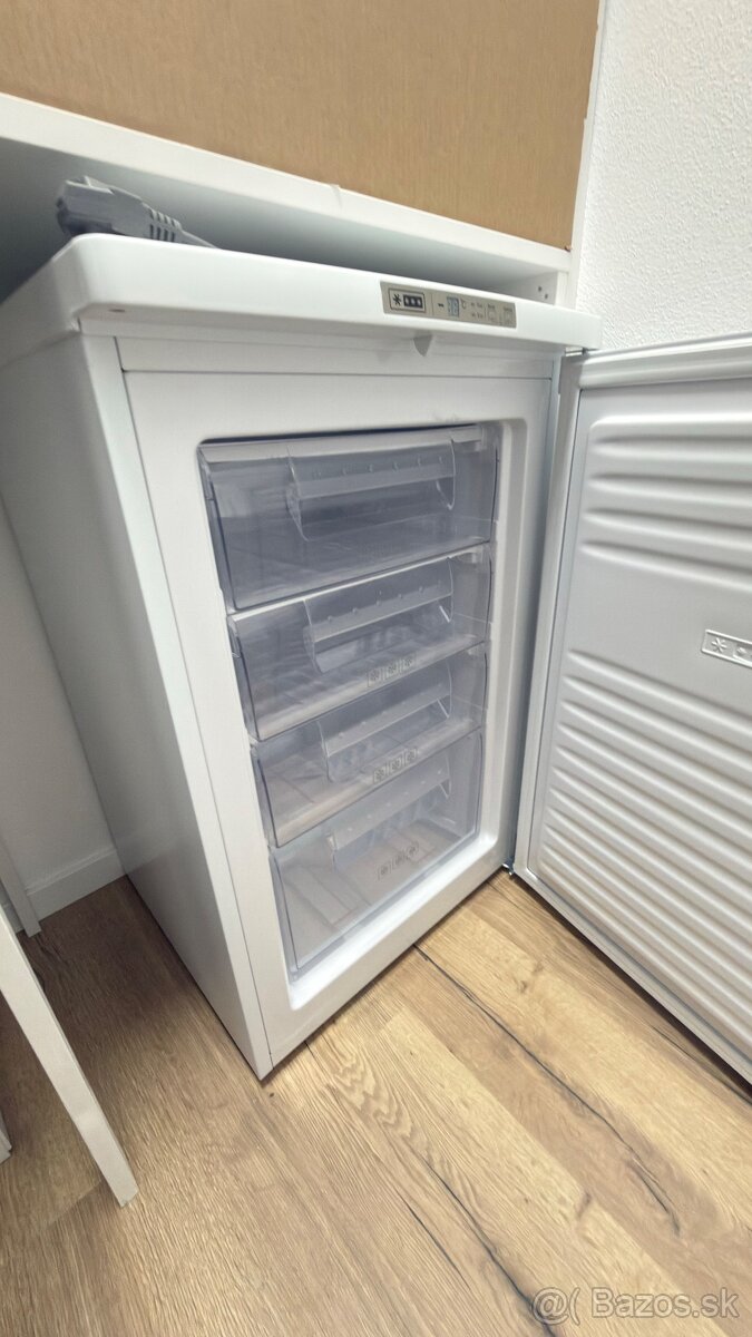 Mraznička ETA 236990000E biela