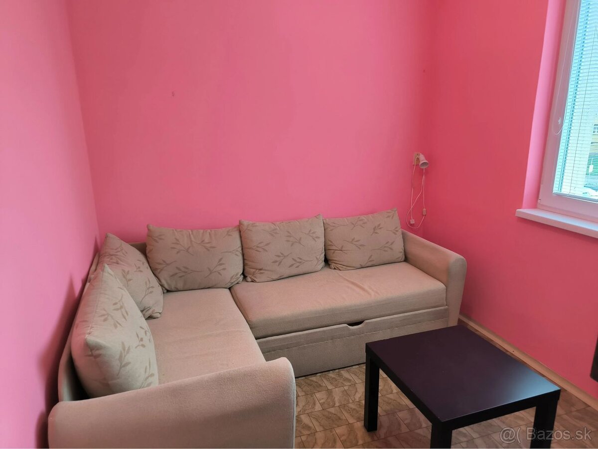 Na prenájom 1 izbový zariadený byt, časť Sotina, Senica