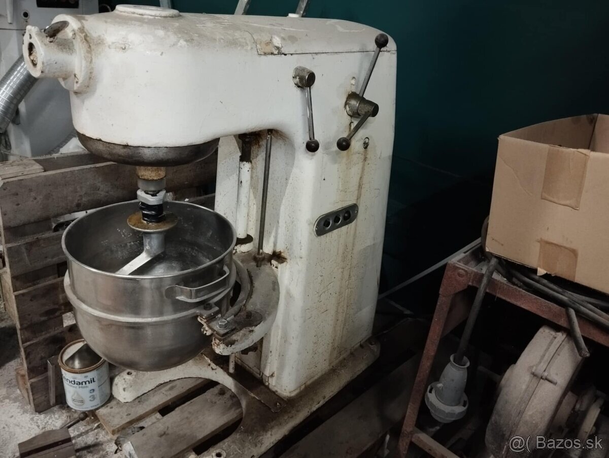 Kuchynský robot Alba RE20