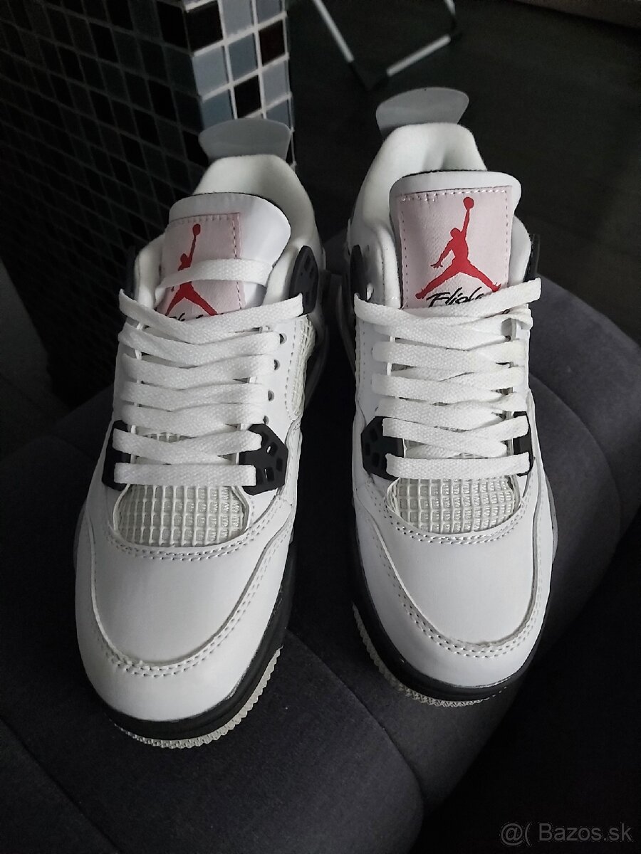 Jordan 4 White cement. Vel.36