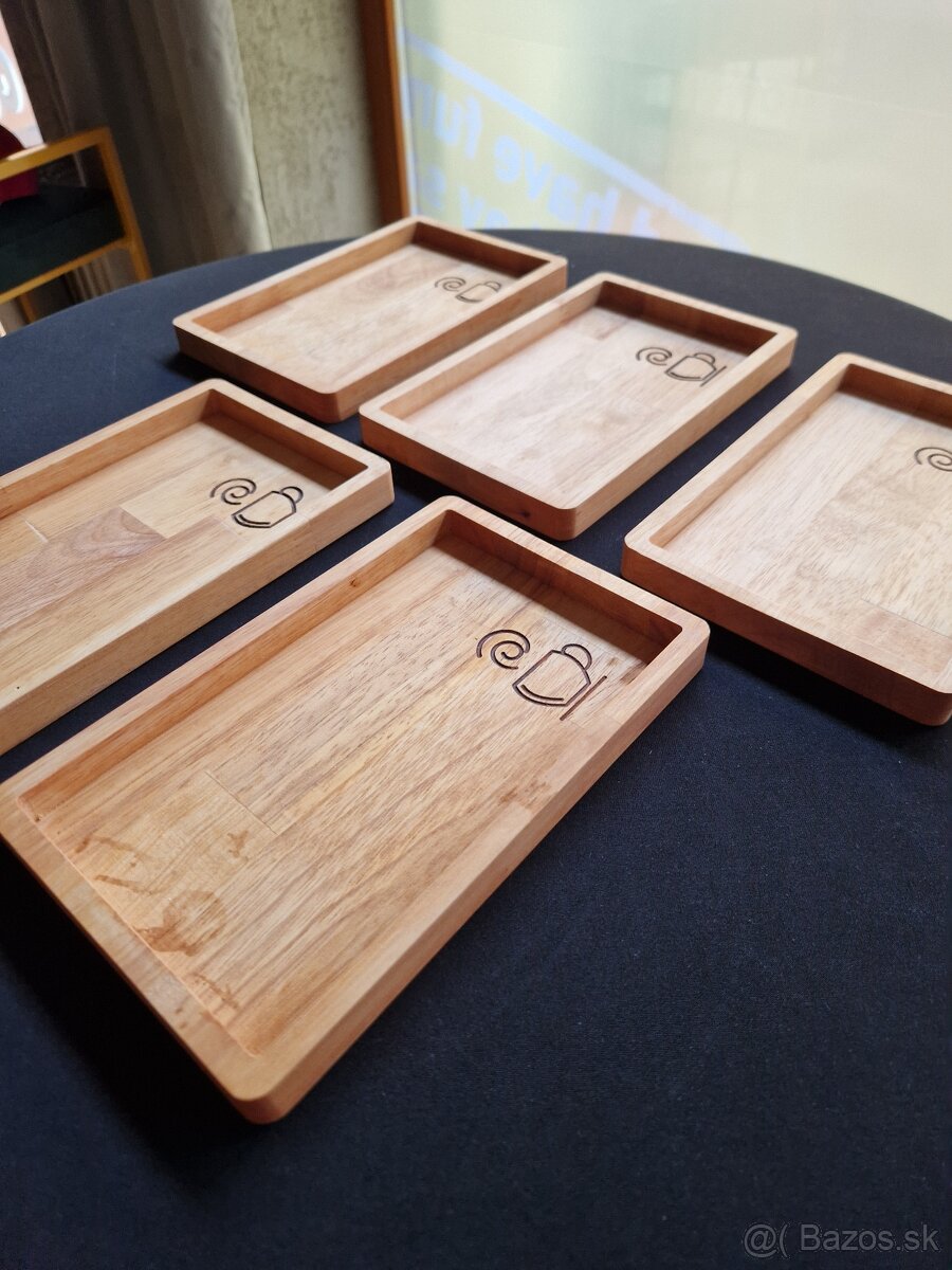 Predám nové drevené servírovacie tácky