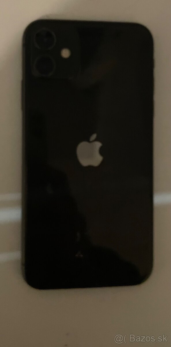 Predám rozbitý iphone 11 vdobrom stave