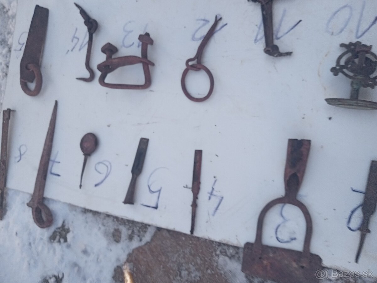 Staré drobnosti na dekoráciu