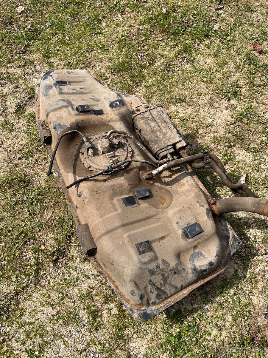 Kia rio nàdrž benzin