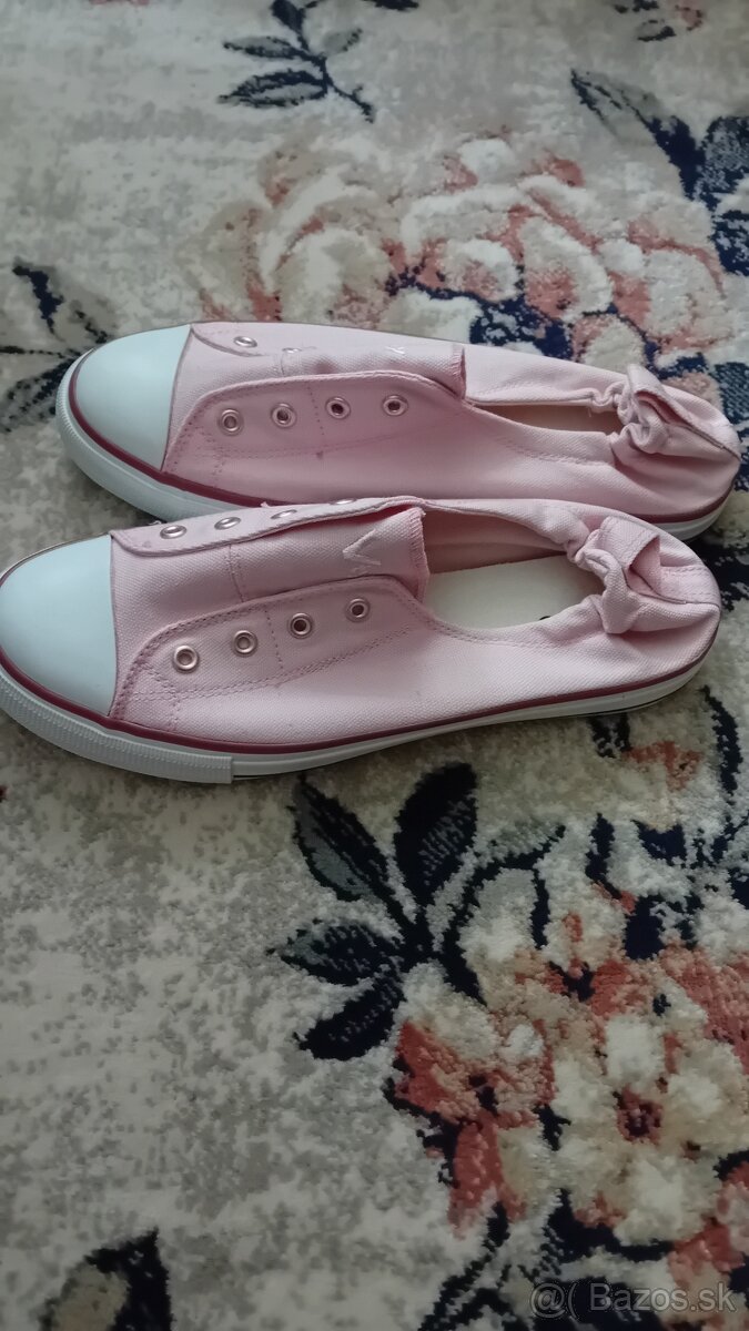 Nové tenisky,veľ.41