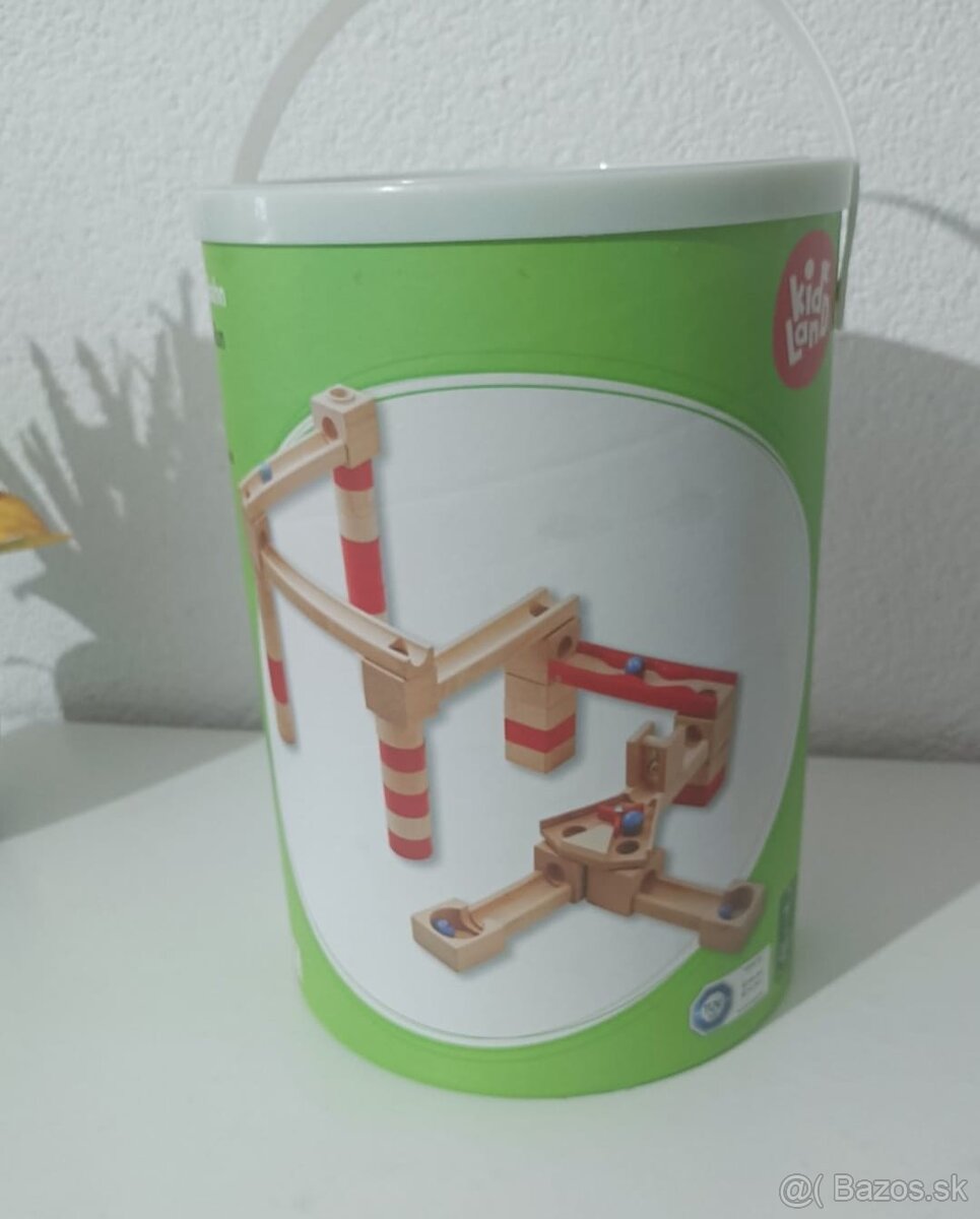 Drevená guličková dráha