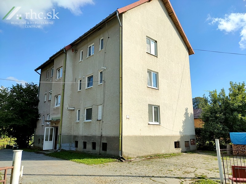 3-IZBOVÝ BYT S GARÁŽOU - HAVAJ, OKR. STROPKOV