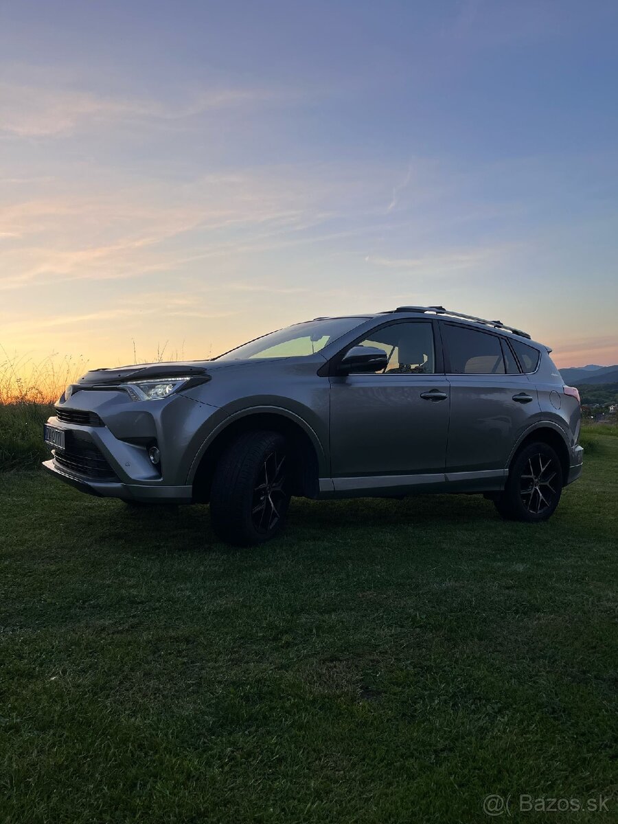 Predám Toyotu RAV4 2.0 Benzín Valvematic