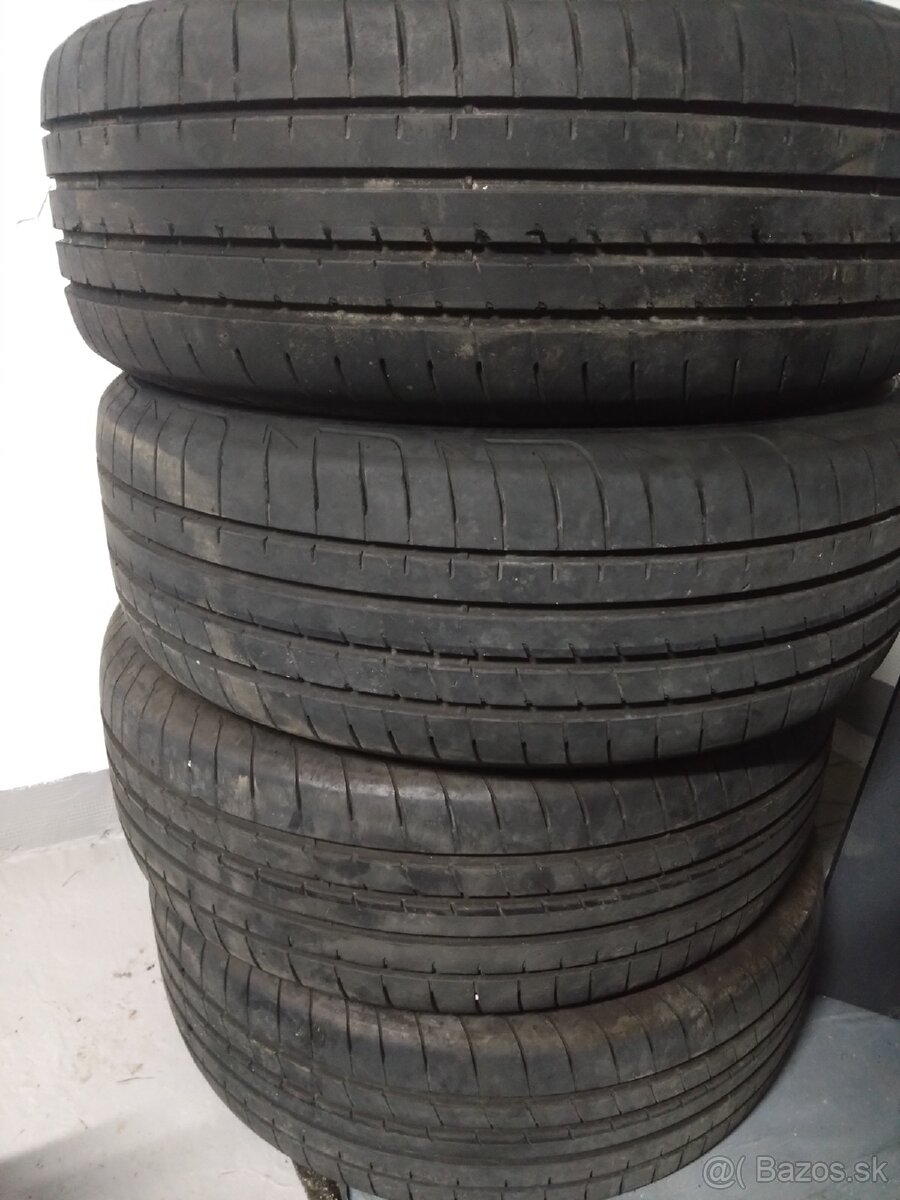 235/60R18