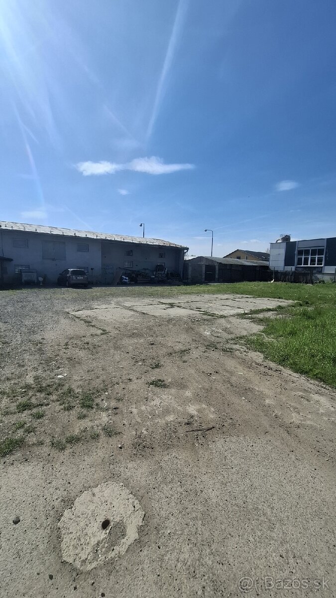 Objekt v meste o výmere 1220 m2,POZEMOK,2X HALA,SKLAD