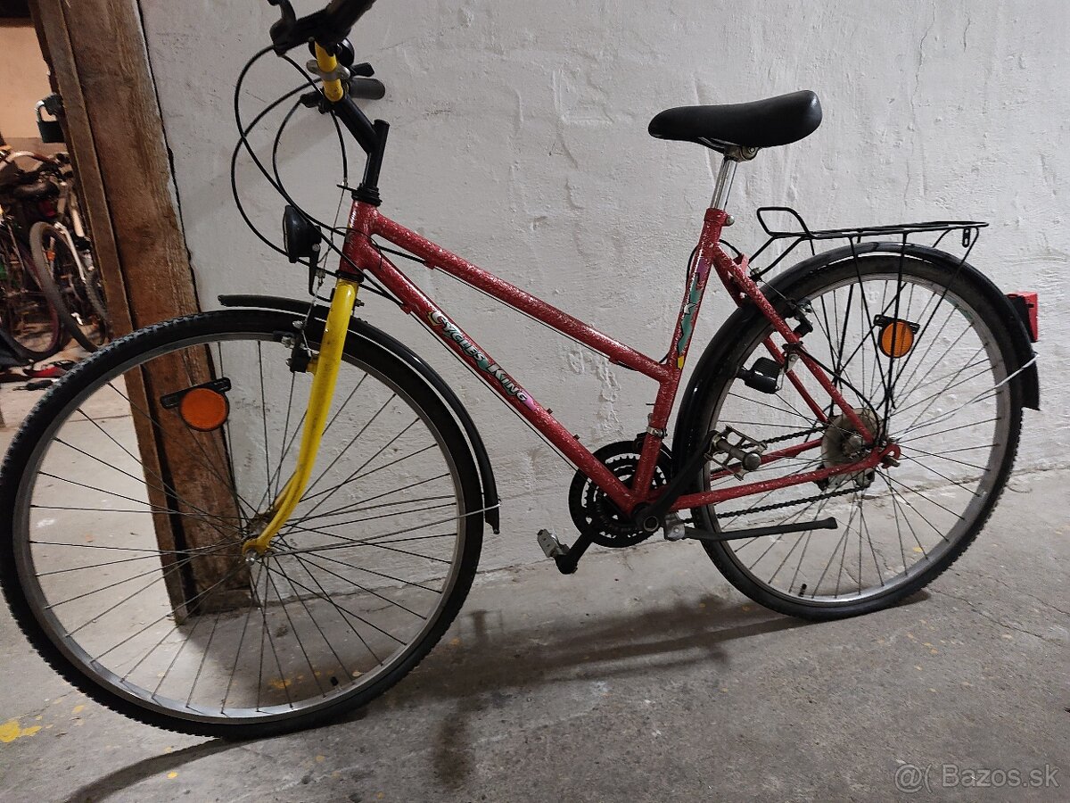 Dva dámske trekingové bicykle