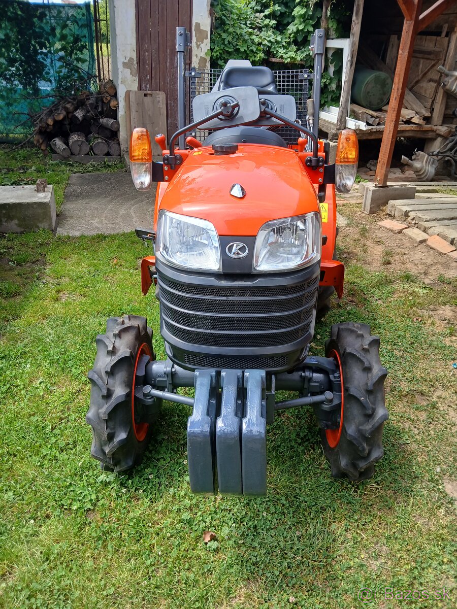 Kubota B1121