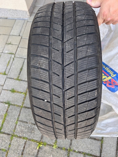 ZIMNE PNEU BARUM POLARIS 215/55 r16 HXL