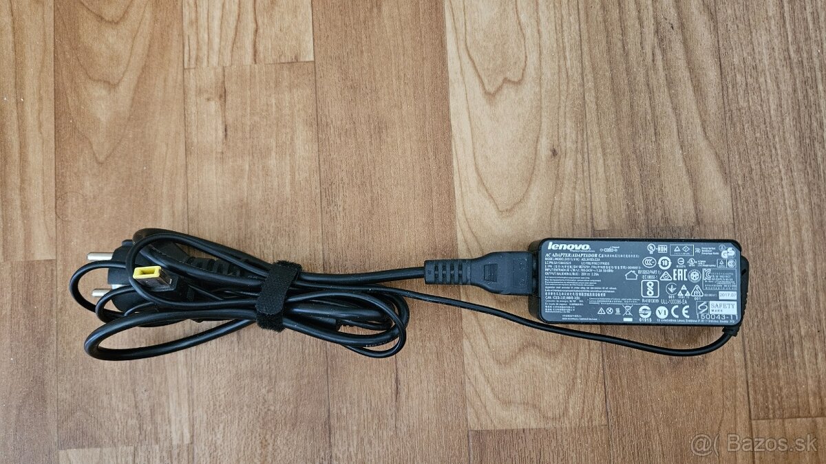 Lenovo adaptér