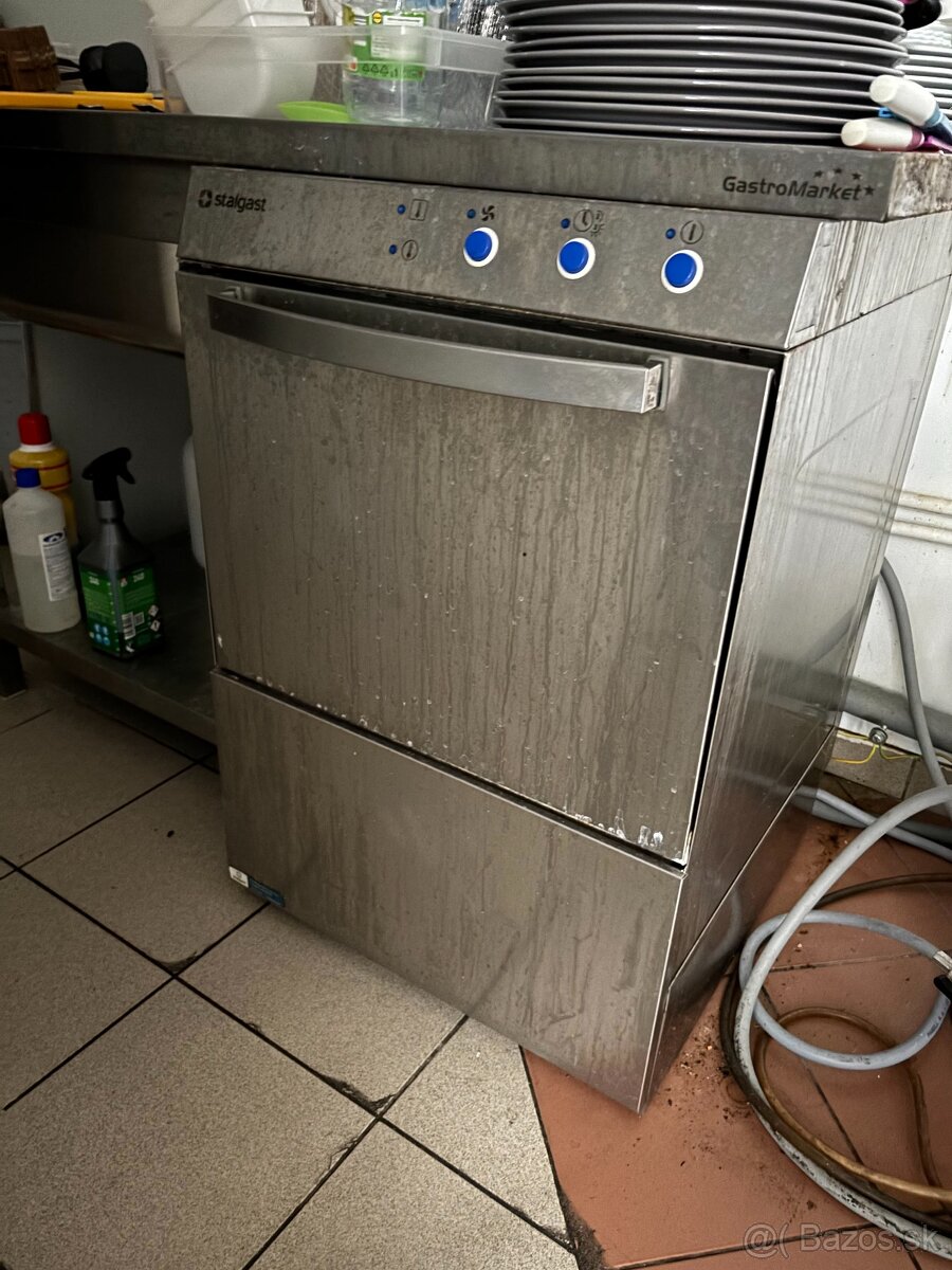 Predám výhodný komplet do gastro prevádzky