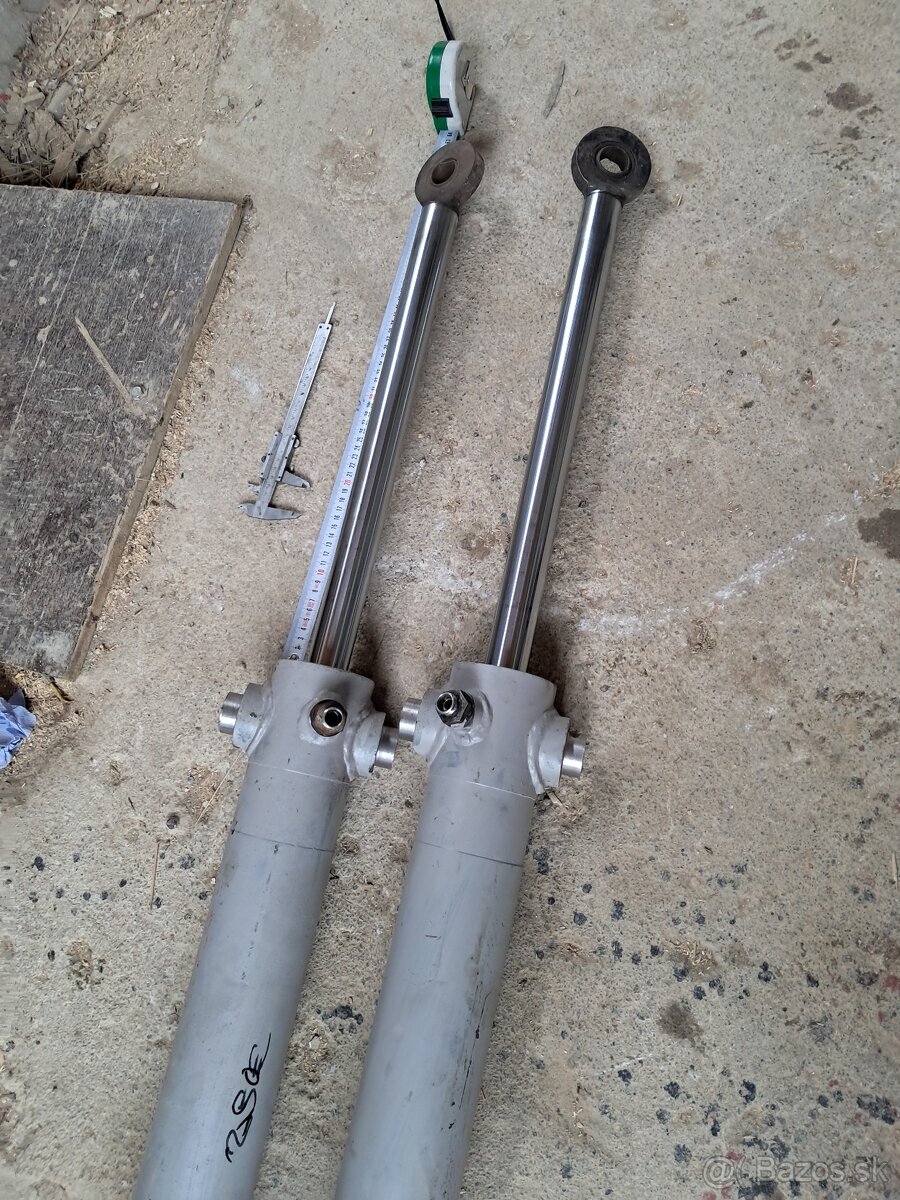 Hydraulicke piesty