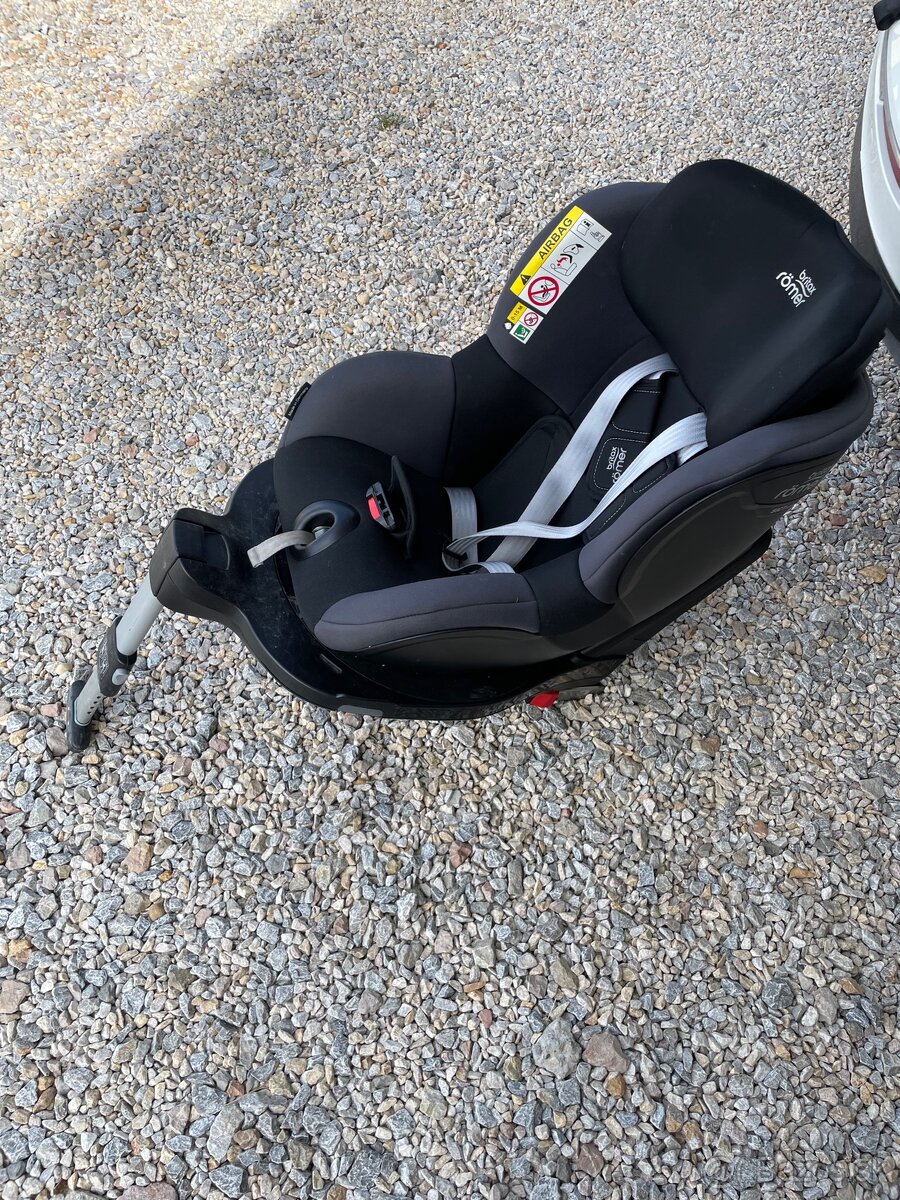 BRITAX ROMER Otočná Autosedačka Dualfix M i-Size Čierna