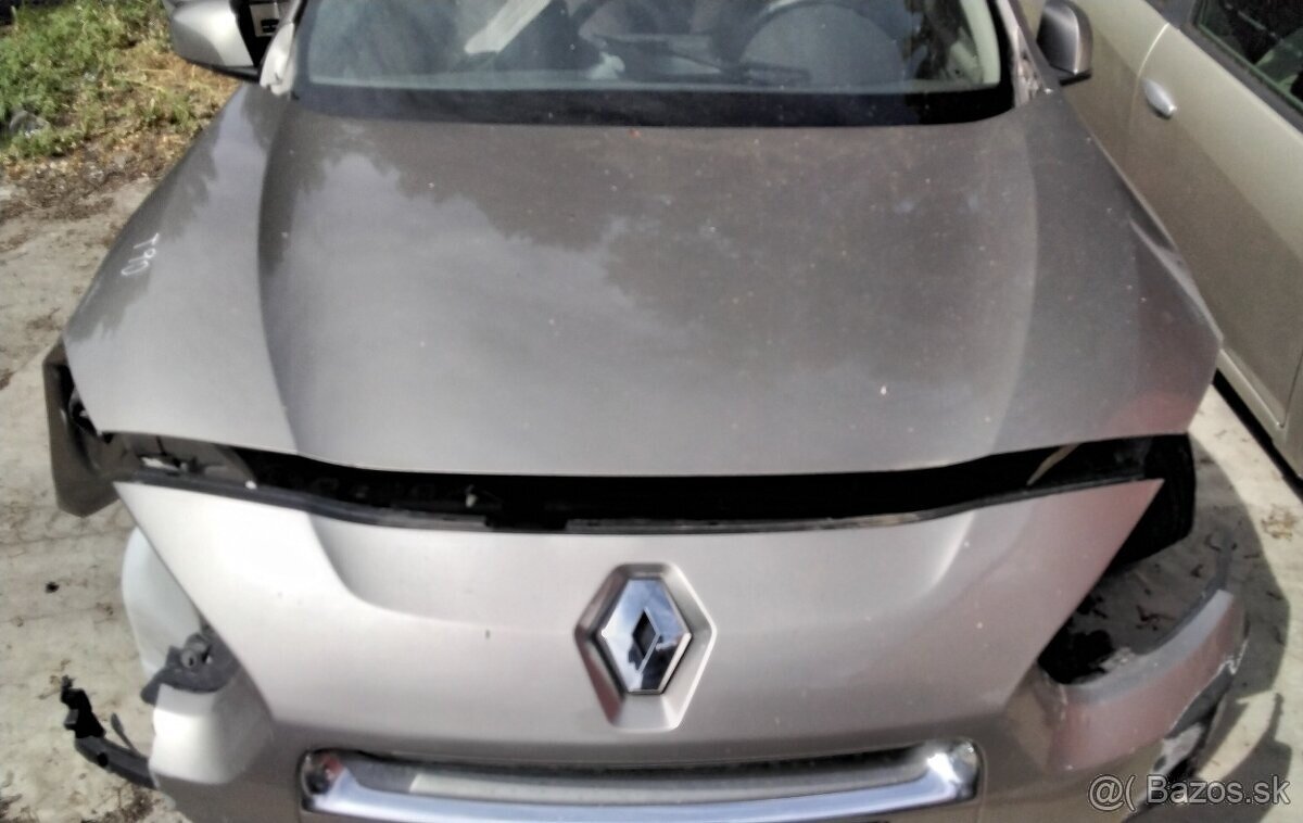 RENAULT FLUENCE 1.6 2015 predám DVERE, SVETLO, BOČNÉ DVERE,