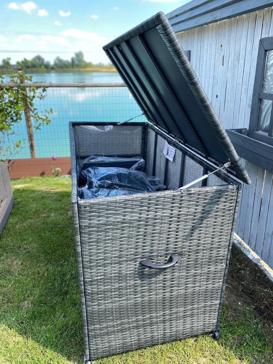 Veľký ratanový úložný box na vankúše – 930 litrov, šedý melí