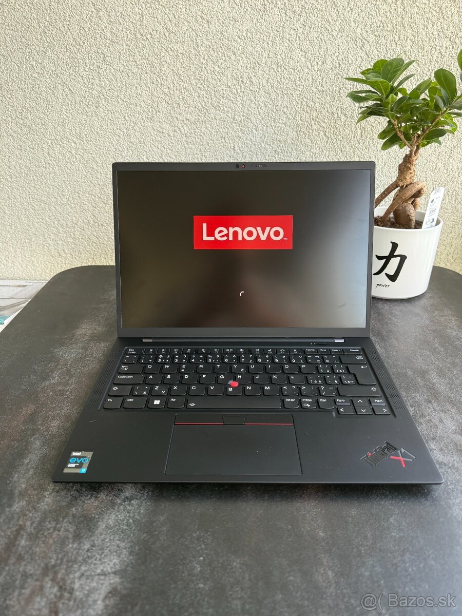 Lenovo ThinkPad X1 Carbon G9
