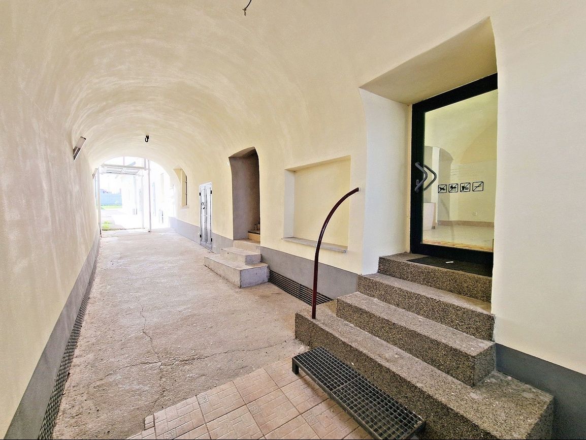 PRENÁJOM: PREVÁDZKOVÉ A OBCHODNÉ PRIESTORY, CENTRUM SP. BELÁ