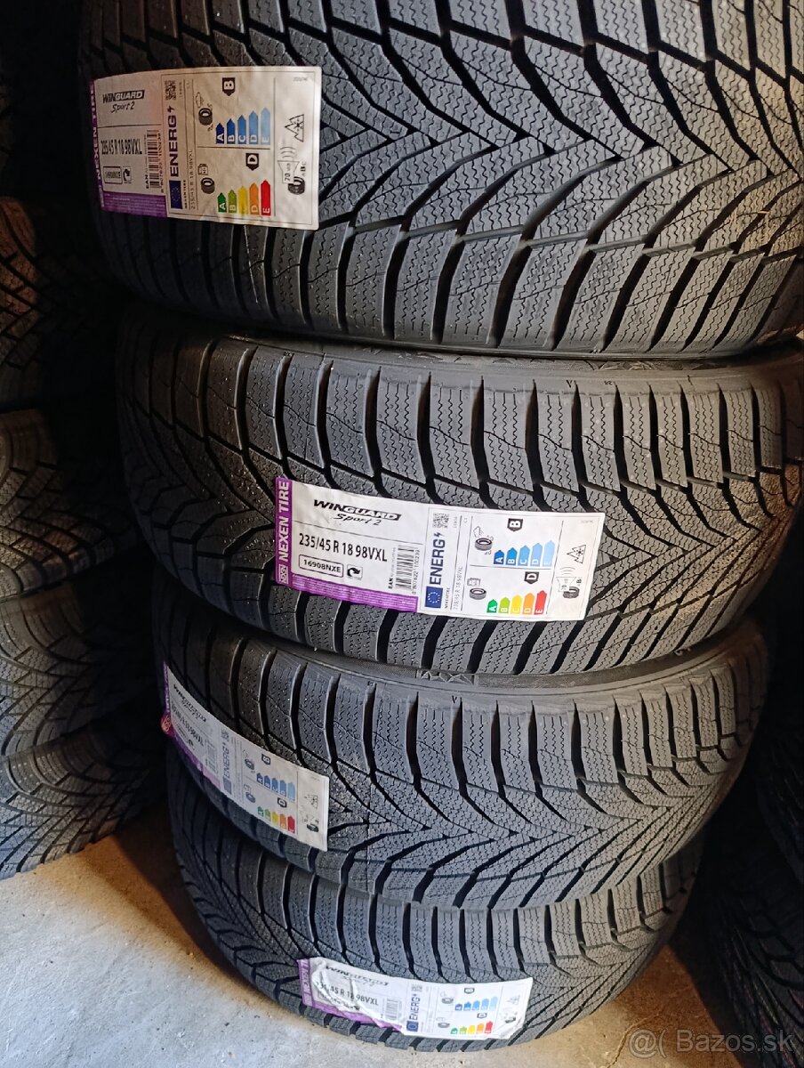 235/45 R18 Nexen