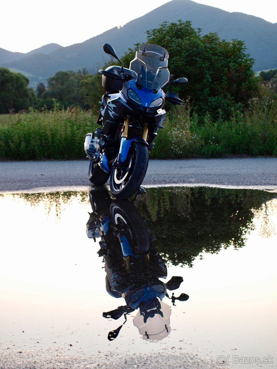 BMW F900 XR