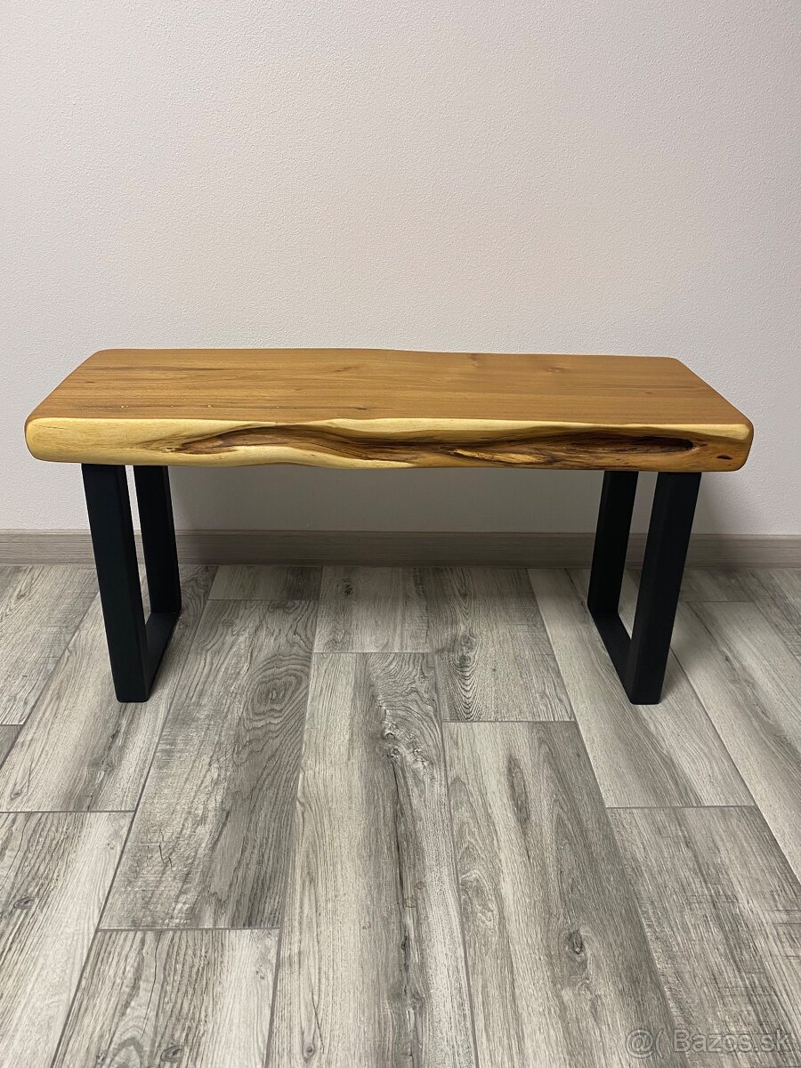 Masívny konferenčný, konzolový stolík, stolček