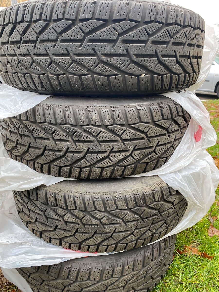 Predam gumy 205/60 R16 92H zimne
