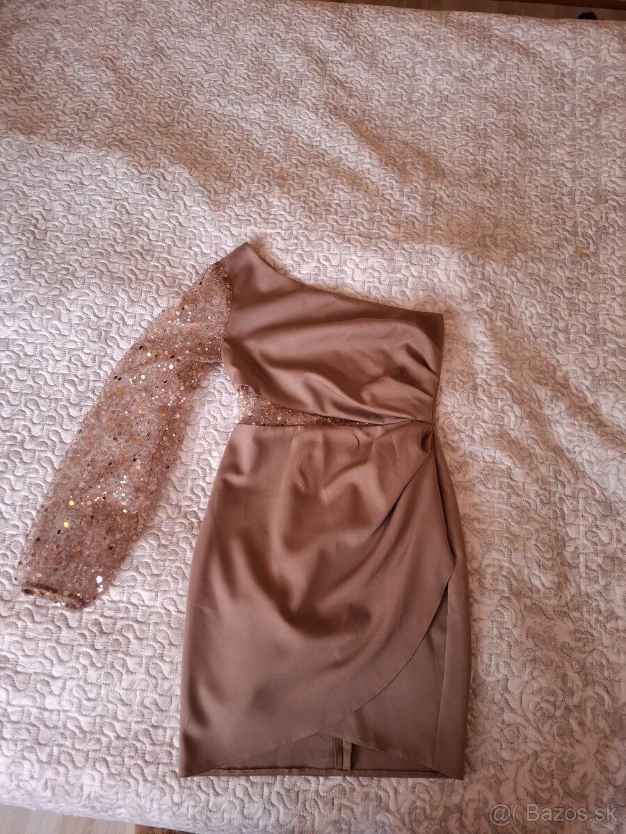 Krátke medené šaty