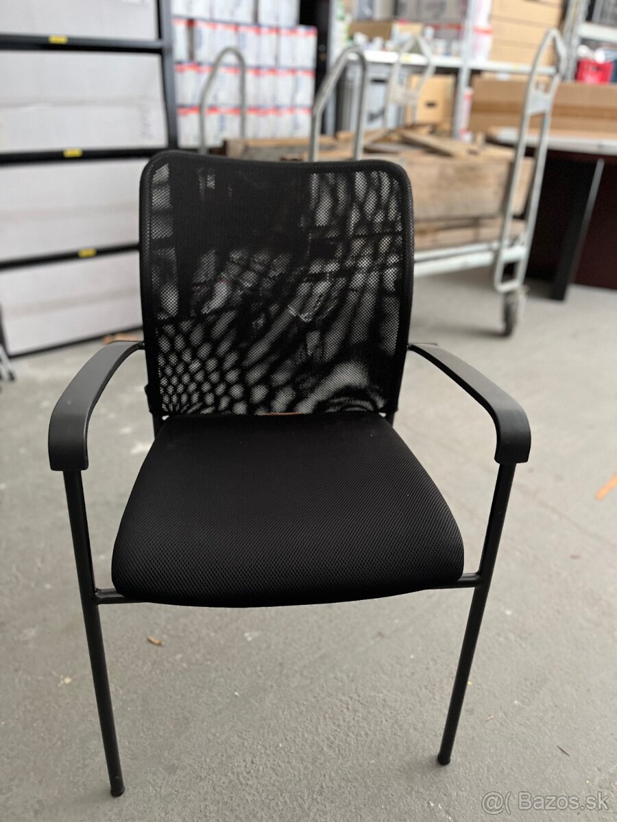 Čierna stolička